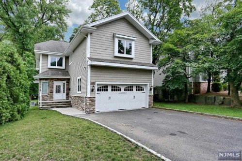 438 Tappan Rd, Norwood, NJ 07648-1223