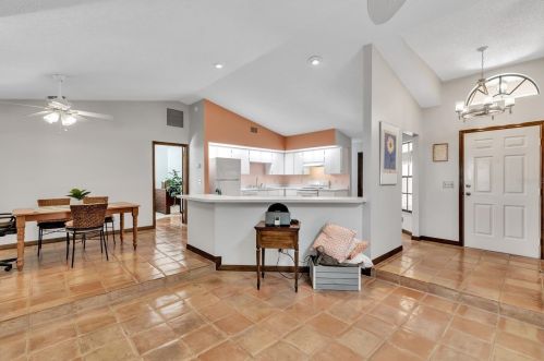 205 Lucerne Dr, De Bary FL  32713-3015 exterior