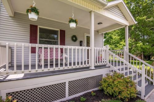 21 Thorn Ave, Hermitage, PA 16150-1325