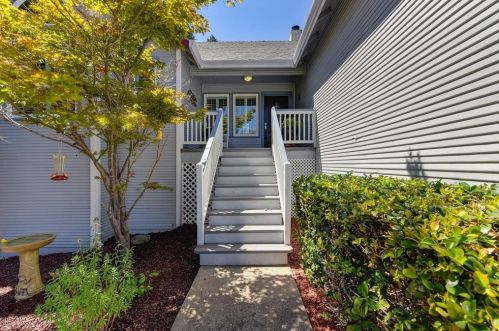 102 Seafarer Ct, Folsom CA  95630-2332 exterior