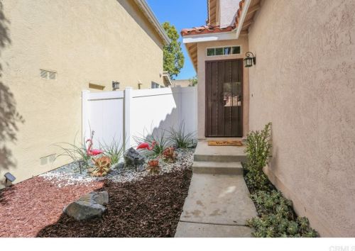 1823 Jamaica Way, Vista, CA 92081-7000
