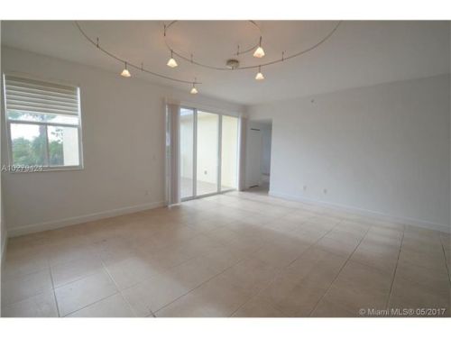 7550 102nd St, Miami, FL 33156-3135