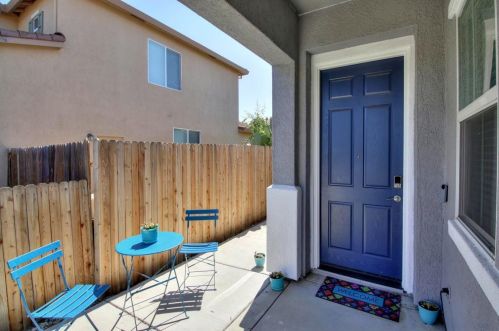 9674 Two Harbors Dr, Elk Grove CA  95624-4491 exterior