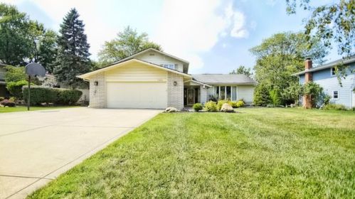 5122 Cheswick Dr, Cleveland OH  44139-1203 exterior