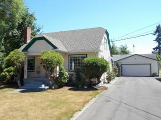 10015 F St, Tacoma, WA 98445-2055