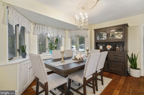 8322 Cedar Rd, Melrose Park PA  19027-2141 exterior