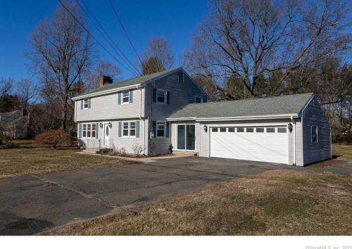 24 Hotchkiss Rd, Farmington CT  06032-2810 exterior