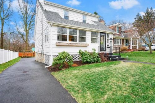 74 Hirsch Rd, Stamford, CT 06905-3207