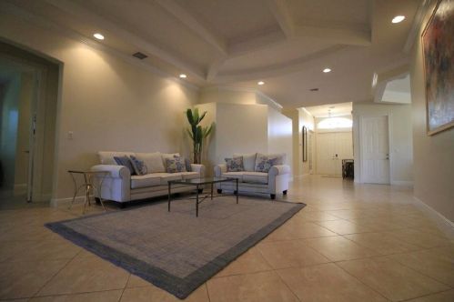 15400 Meadow Wood Dr, West Palm Beach, FL 33414-1091