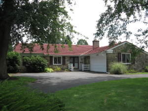 871 Church St, Landisville, PA 17538-1557