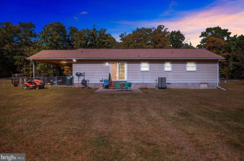 1399 Truslow Rd, Fredericksburg, VA 22406-5003