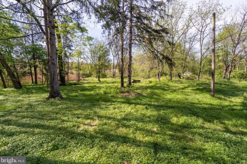 1704 Dreshertown Rd, Dresher PA  19025-1303 exterior