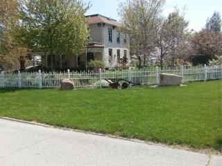 422 Adams St, Genoa Bluff IA  52301-1602 exterior