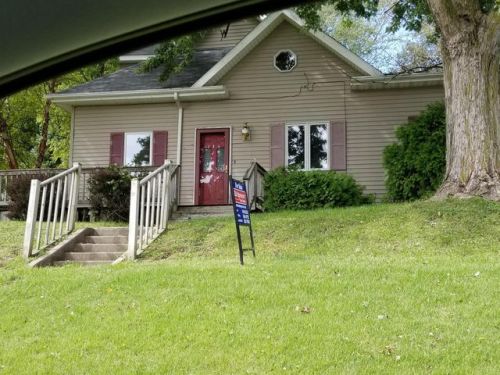 221 Linn Ave, Logan, IA 51546-1235