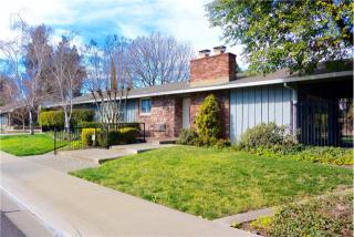 215 Cedar Ln, Woodland, CA 95695-5312