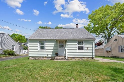 203 Blanchard St, Waterbury, CT 06705-2813