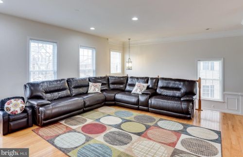 9283 Laurel Ridge Crossing Rd, Lorton VA  22079-2960 exterior