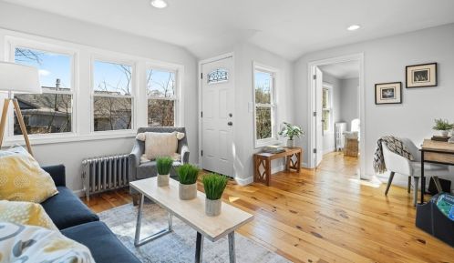 93 Sweetwater St, Saugus, MA 01906-4076