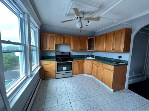 157 Beach 112th St, Far Rockaway NY  11694-2402 exterior