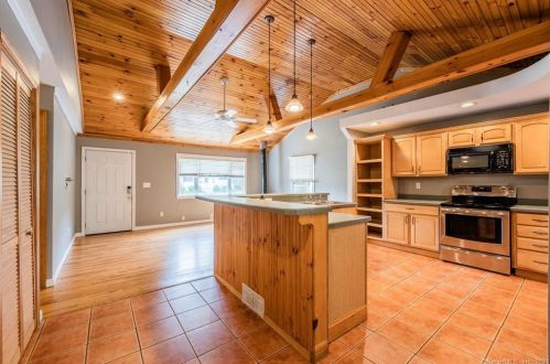 3 Robin St, Waterford CT  06385-2111 exterior