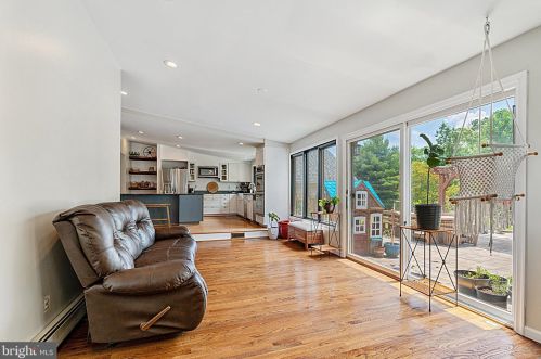 135 Marmic Dr, Southampton PA 18966-1725 exterior