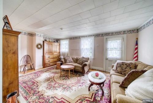 975 River Rd, N Milford NJ  07646-3112 exterior