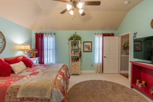 6905 Gamecock Dr, Greenville TX  75402-7720 exterior