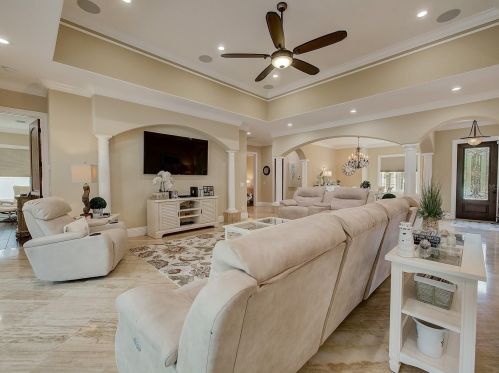 11171 53rd Ave, Saint Petersburg FL  33708-2936 exterior