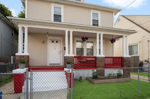 146 Unit St, Providence, RI 02909-3930