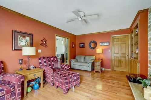 5237 20th St, Milwaukee WI 53233-2548 exterior