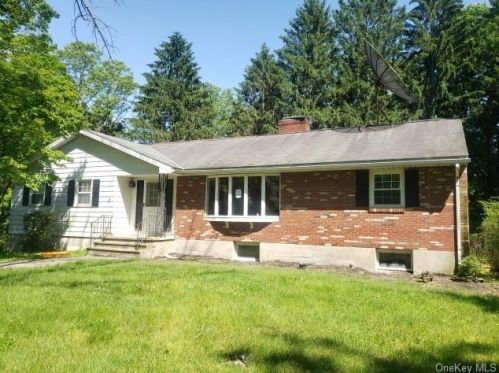 250 Lauer Rd, Poughkeepsie, NY 12603-3942