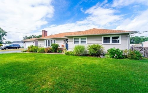 92 Marten St, Chicopee, MA 01020-2938