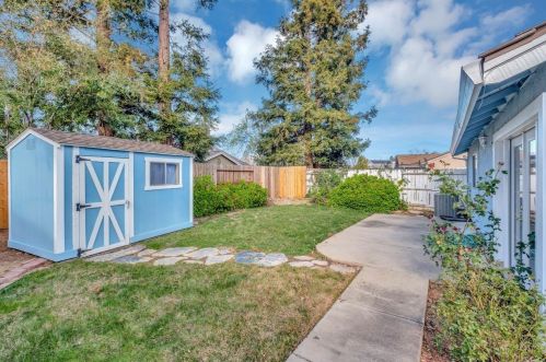 9440 Trenholm Dr, Elk Grove CA  95758-6534 exterior