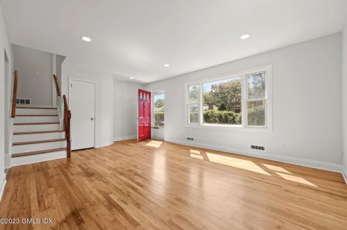 32 Amherst Rd, Riverside CT  06878-1532 exterior