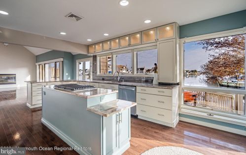 74 Moorage Ave, Berkeley Township NJ 08721-1836 exterior