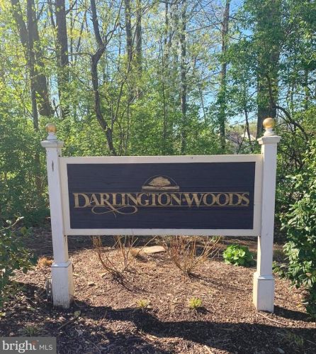 242 Windsor Ct, Glen Mills PA  19342-2027 exterior