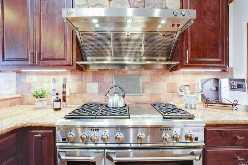 2387 Los Olivos Rd, Santa Rosa CA 95404-2015 exterior