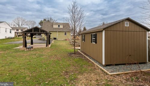 2429 Larkin Rd, Boothwyn PA  19061-2616 exterior