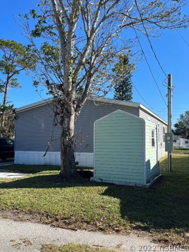 5266 Pineland Ave, Daytona Beach FL  32127-8218 exterior