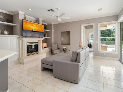 6656 Trail Blvd, Naples FL  34108-2903 exterior