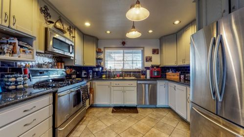 3474 Hoen Ave, Santa Rosa, CA 95405-7680