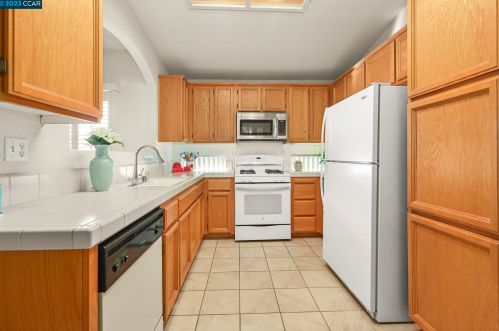 373 Bartlett Ln, Vacaville CA  95687-3128 exterior