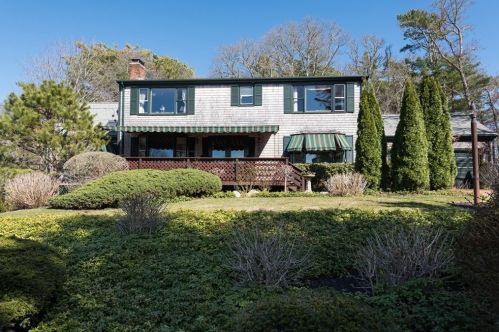 7 Quail St, Falmouth, MA 02540-2039