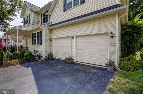 3828 Marsh Rd, Boothwyn, PA 19060-4415