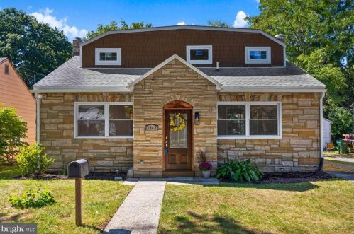 3948 6th St, Harrisburg, PA 17110-1522