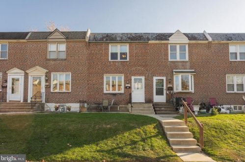 662 Magnolia Ave, Manor, PA 19036-1004