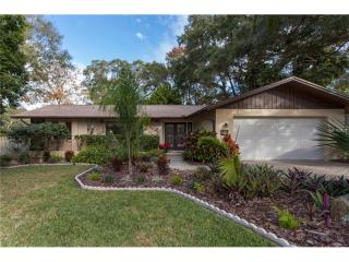1620 Brady Dr, Dunedin, FL 34698-2327