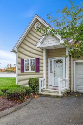 511 Elm St, North Haven CT  exterior