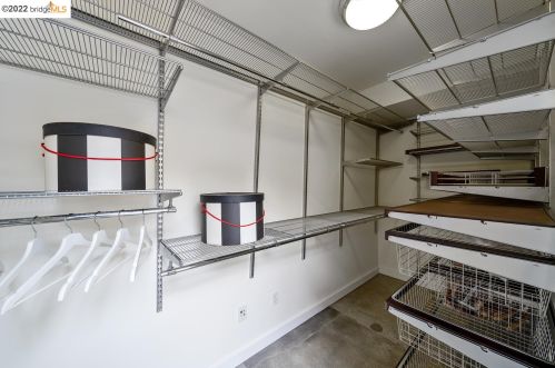 2858 Helen St, Oakland CA  94608-4028 exterior