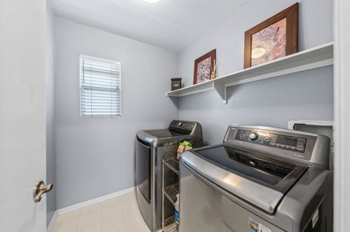 30060 Manzanita Ct, Temecula CA  92591-5546 exterior